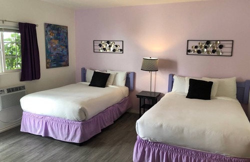 Chino Canyon Hotel | Stylish Inn at Palm Springs with Pool and Family Amenities