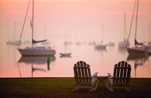 St. Michaels Hotel | Elegant Inn at Perry Cabin: 5-Star Retreat with Hot Tub