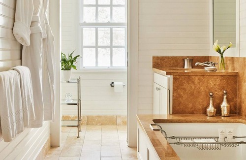 St. Michaels Hotel | Elegant Escape at the Inn at Perry Cabin - Rated 9.6/10