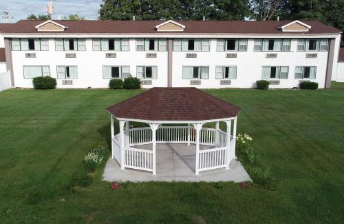 Nasons Corner Hotel | Cozy Inn at Portland: Oceanfront Pool & Child-Friendly Stay