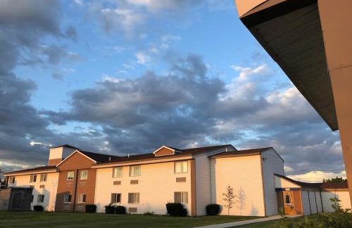 Nasons Corner Hotel | Cozy Inn at Portland: Oceanfront Pool & Child-Friendly Stay