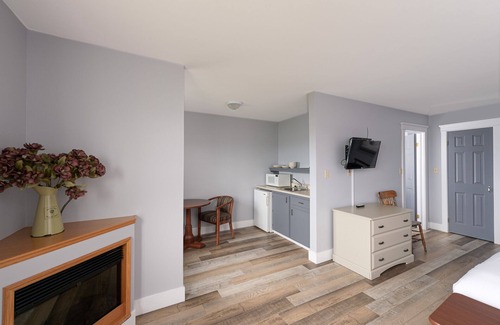 Bayview Hotel | Relax at the Inn at the Pier: Family-Friendly Amenities Await