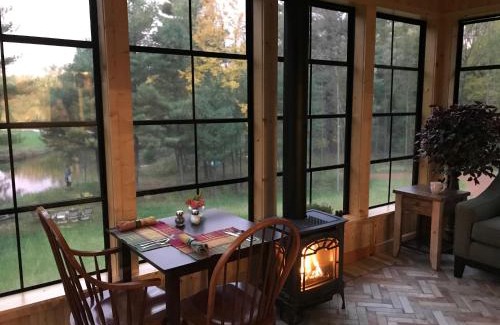 Schofield Bed & Breakfast | Experience Inn at the River: Breakfast & Hot Tub Bliss