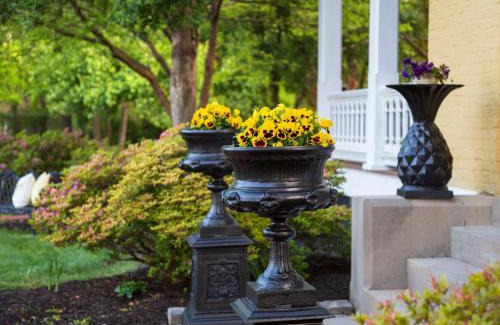 St. Matthews Bed & Breakfast | Discover Inn at Woodhaven: Heart of Bourbon Trail Awaits