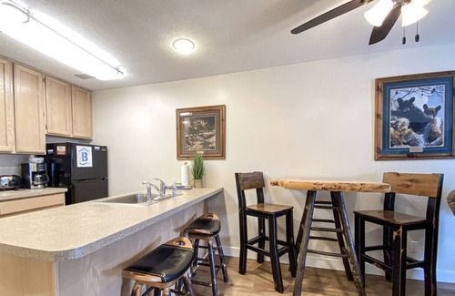 Harbor Village Condo | Cozy Inn Building #113: Ideal for Relaxation & Family Fun