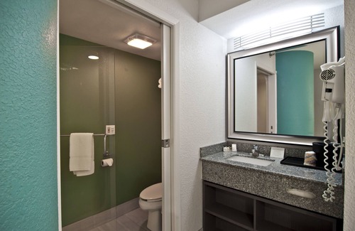 Clemson Hotel | Cozy Inn @ Clemson: Family-Friendly Stay with Breakfast