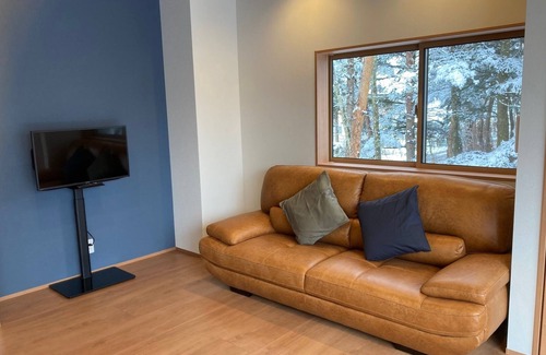 Oshino House | Family-Friendly Stay at Inn Fujitomita with Pool Access