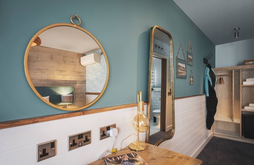 Sennen Cove Hotel | Discover Old Success Inn: Family-Friendly 4-Star Retreat