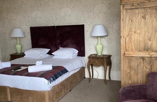 Canford Cliffs Hotel | Pet-Friendly Inn in the Park with Family Amenities