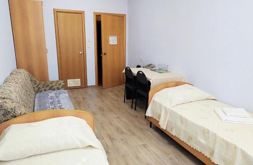 Chelyabinsk Hotel | Cozy Inn Miraj: Pet-Friendly Comfort and 8/10 Guest Rating