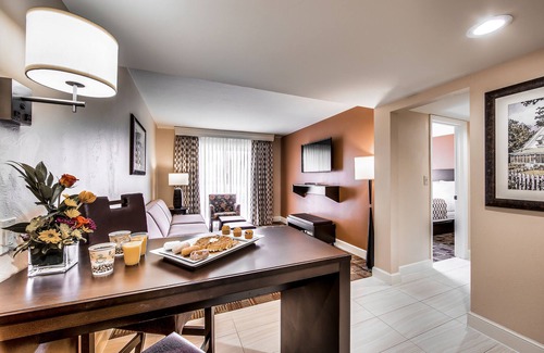 Park Shore Hotel | Relax at the Inn of Naples: Pool, Spa & Family Friendly