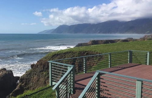Shelter Cove Hotel | Discover Inn of the Lost Coast: Oceanfront Pet-Friendly Escape