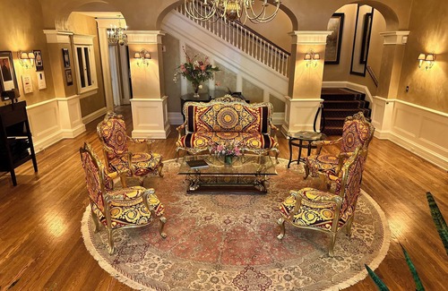 Central Business District Hotel | Top-Rated Inn on Broadway with Family-Friendly Amenities