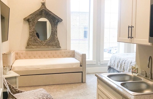Le Mars Bed & Breakfast | Discover Inn On Central: Rated 9.6/10 with Family Amenities