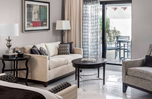 Old Naples Hotel | Relax at Inn on Fifth: Oceanfront Escape with Pool & Spa