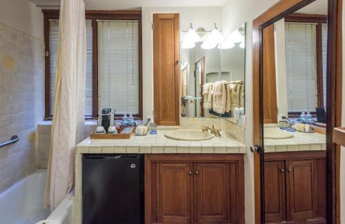 Taos Hotel | Pet-Friendly Inn on La Loma Plaza - Rated 8.9/10 by Guests