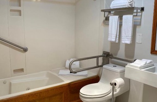 Summerland Bed & Breakfast | Discover Inn On SummerHill: Family-Friendly & Accessible Stay