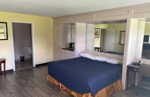 Tavares Hotel | Pet-Friendly Inn On The Green with Oceanfront Views