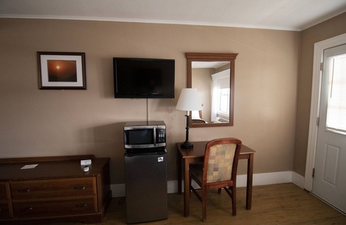 Peekskill Hotel | Cozy Retreat at Inn on the Hudson with Spa & Dining