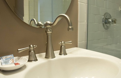 Peekskill Hotel | Cozy Retreat at Inn on the Hudson with Spa & Dining