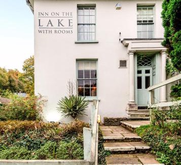 Godalming Hotel | Relax at Inn on the Lake with Family-Friendly Amenities
