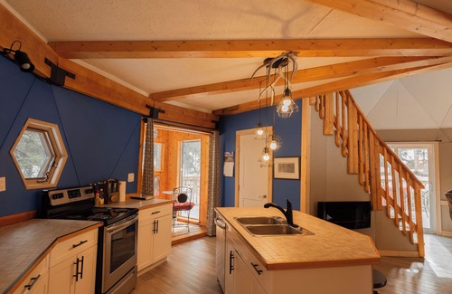Whitehorse Cabin | Relax at Inn On The Lake: Family-Friendly with Dining
