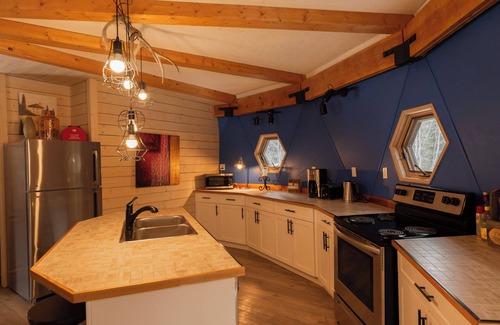 Whitehorse Cabin | Relax at Inn On The Lake: Family-Friendly with Dining
