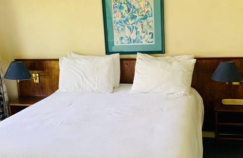 Mutare Hotel | Experience Comfort at Inn on the Vumba Hotel with Pool
