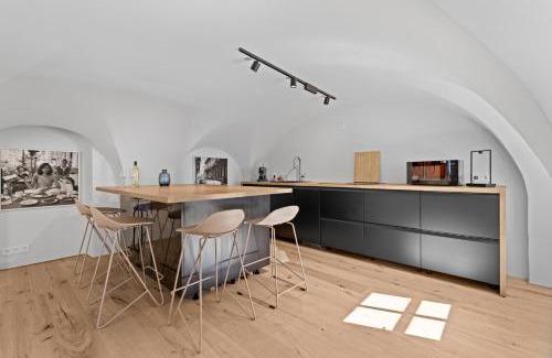 Innenstadt Apartment | Prime Location Hotel Near Rathaus with Family-Friendly Amenities
