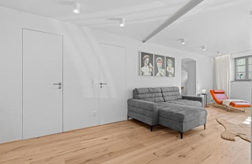 Innenstadt Apartment | Prime Location Hotel Near Rathaus with Family-Friendly Amenities