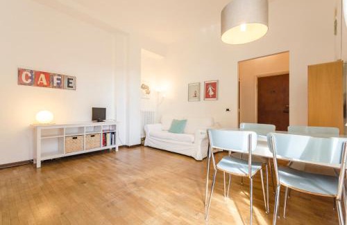 Historic Center Apartment | Inner Bo: Cozy Terrazzino with Hot Tub in Centro Storico