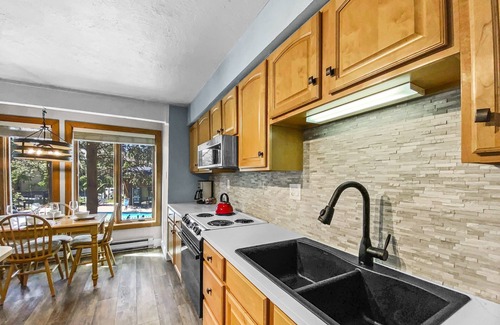 Warrior's Mark Condo | Inviting Inner Circle 3 Bedroom Condo with Pool & Spa