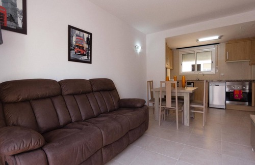 L'Ametlla de Mar Apartment | Comfortable INNOUTHOME Apartment with WiFi & Spa Access