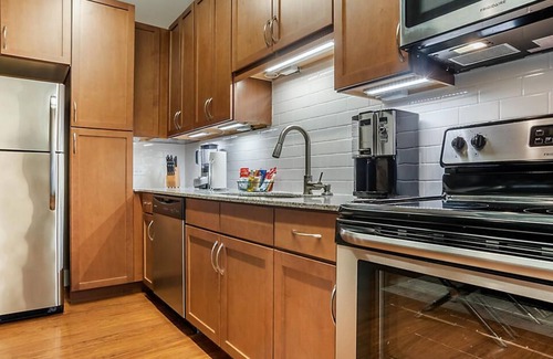 Central Business District Hotel | Experience Innovative Décor in the Theater District