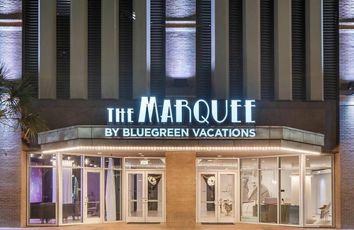 Central Business District Hotel | Experience Innovative Décor in the Theater District