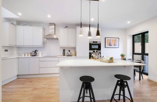 Coulsdon West House | Innovative Executive 5 Bedroom Home in Purley
