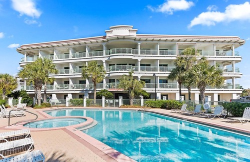 Rosemary Beach Condo | Inns at Seacrest 210: Corner Unit with Large Balcony