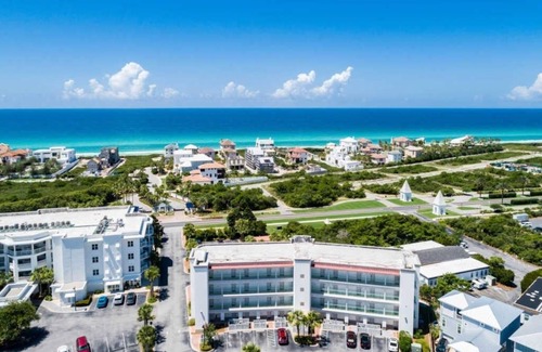 Rosemary Beach Condo | Inns at Seacrest 210: Corner Unit with Large Balcony
