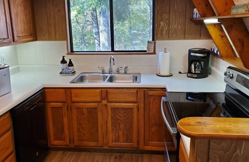 Innsbrook Ski Chalet | Innsbrook Falls Hideaway: Lakefront Chalet with Firepit
