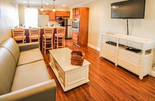 Falmouth Heights Hotel | Discover InnSeason Resorts HarborWalk: Family-Friendly Stay