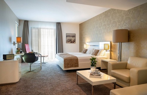 Innere Altstadt Hotel | Experience INNSiDE by Meliá Dresden: Top-Rated 4-Star Haven