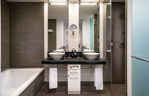 Innere Altstadt Hotel | Experience INNSiDE by Meliá Dresden: Top-Rated 4-Star Haven
