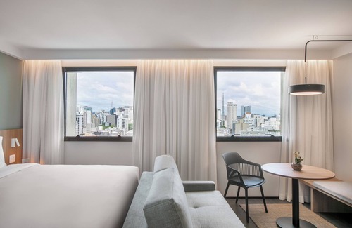 Higienopolis Hotel | Elegant São Paulo Higienópolis by Meliá with Pool & Spa