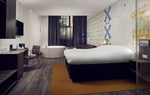 Burgwallen Nieuwe Zijde Hotel | Discover Inntel Hotels Amsterdam Centre: Spa & Family-Friendly