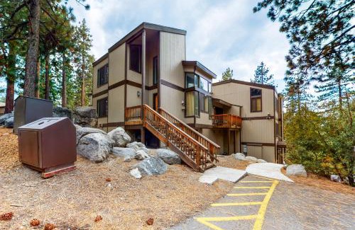 Zephyr Cove House | Discover Inntopia: Family-Friendly Stay with Pool & Hot Tub