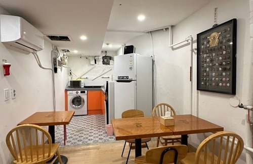 Jongno House | Discover Insadong R Guesthouse: Family-Friendly Comfort