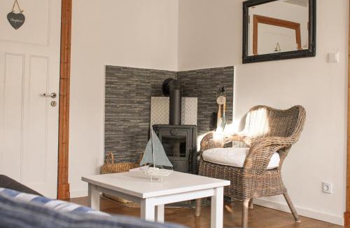 Daenschendorf House | InselGlück: Oceanfront Retreat with Hot Tub & Pet-Friendly