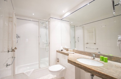 Gollwitz Hotel | Relax at Inselhotel Poel: Family-Friendly with Pool & Spa