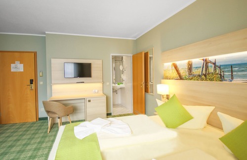 Gollwitz Hotel | Relax at Inselhotel Poel: Family-Friendly with Pool & Spa
