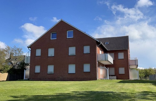 Borkum Apartment | Serene Island Retreat: Family-Friendly Dune Getaway